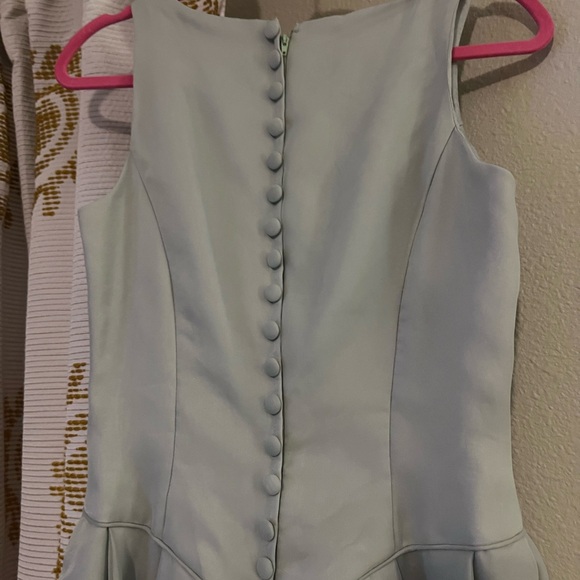 Beautiful green vintage gown. Buttons down back 😍 - Picture 8 of 10